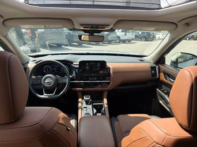 Used 2025 Nissan Pathfinder Platinum w/ Cargo Package AWD/4WD image 22