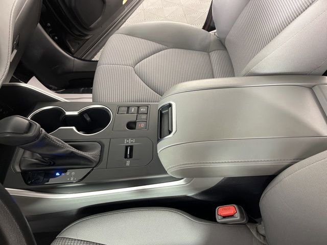 Used 2023 Toyota Highlander L image 30
