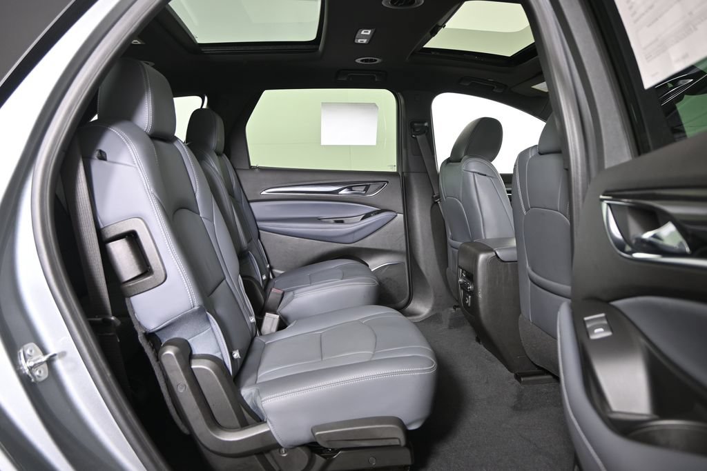 Used 2023 Buick Enclave Essence w/ Experience Buick Package AWD/4WD image 16
