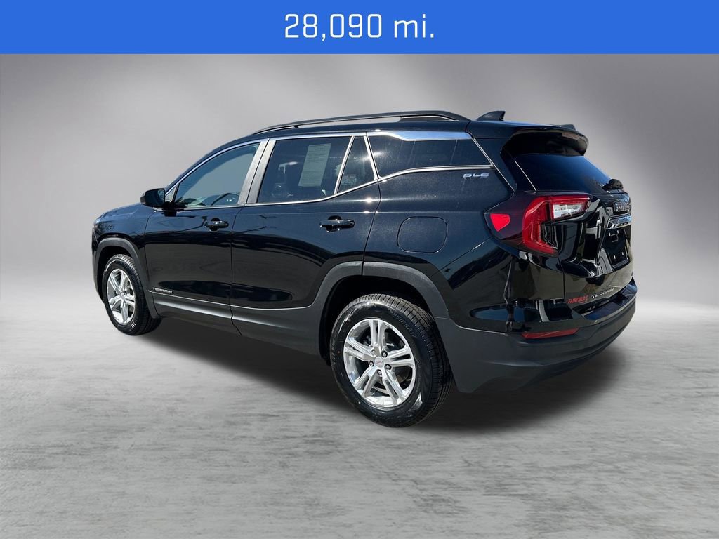 Used 2023 GMC Terrain SLE w/ Driver Convenience Package image 3