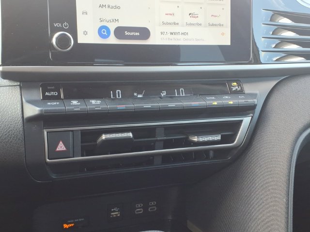 Used 2025 Toyota Camry LE FWD image 17