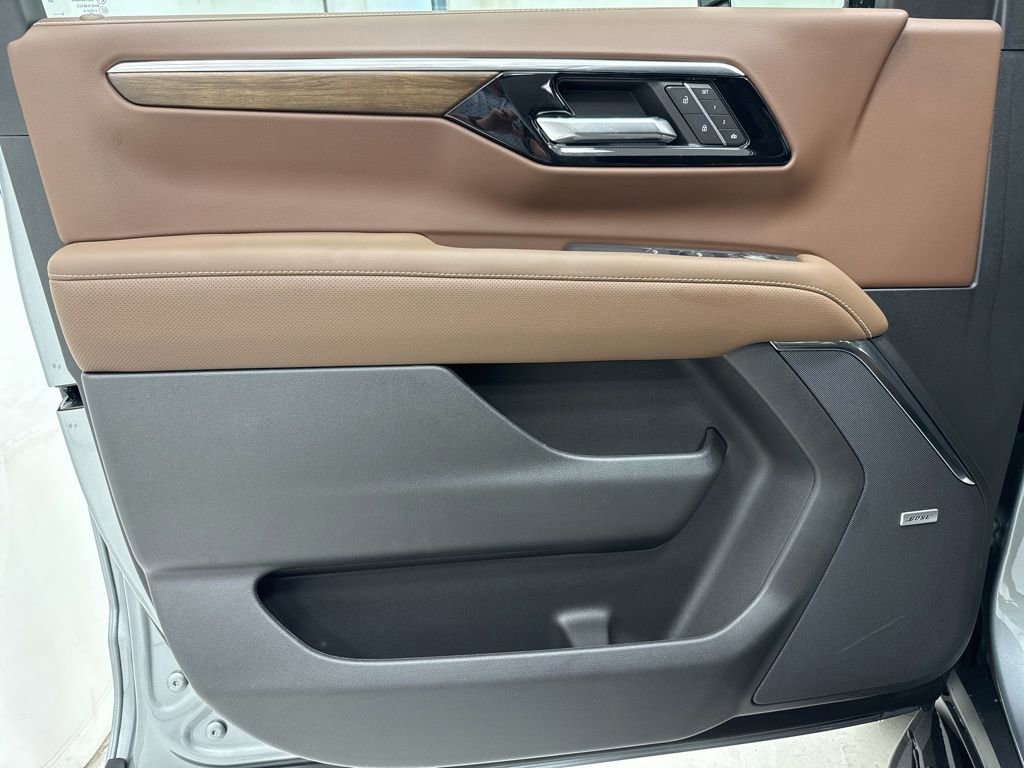 New 2025 Chevrolet Suburban High Country image 19