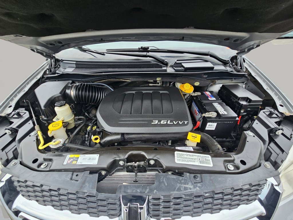 Used 2014 Dodge Grand Caravan SXT FWD image 17