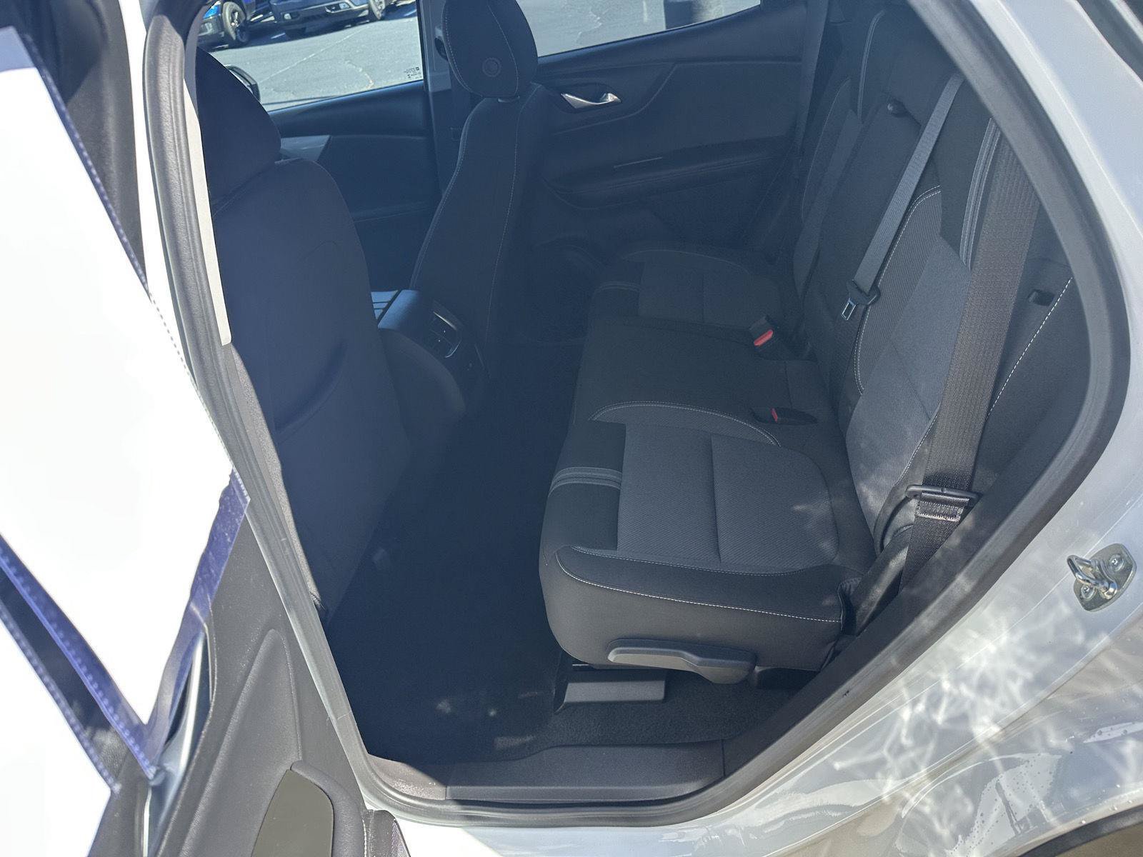Used 2025 Chevrolet Blazer LT FWD image 29