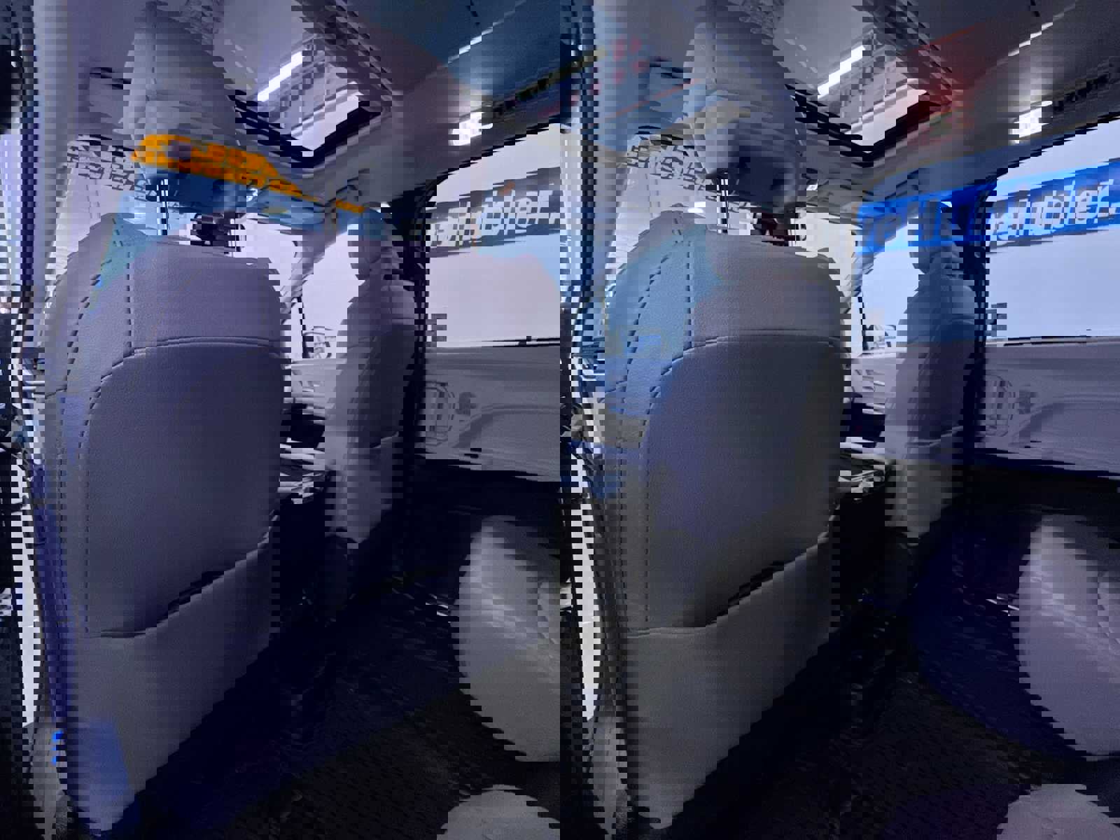 Used 2025 Toyota Sienna XLE w/ XLE Plus Package image 38