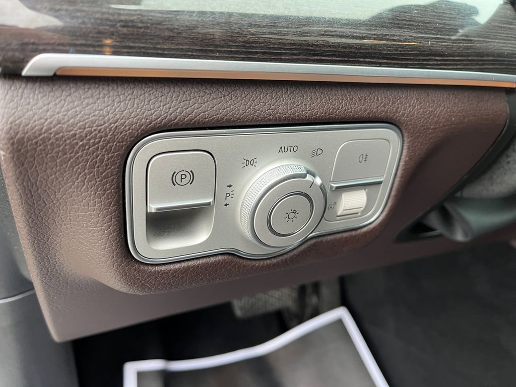 Certified 2023 Mercedes-Benz GLE 450 4MATIC w/ Premium Package image 23