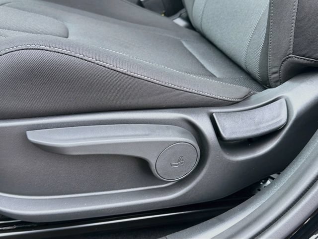 New 2026 Hyundai Elantra SE FWD image 19