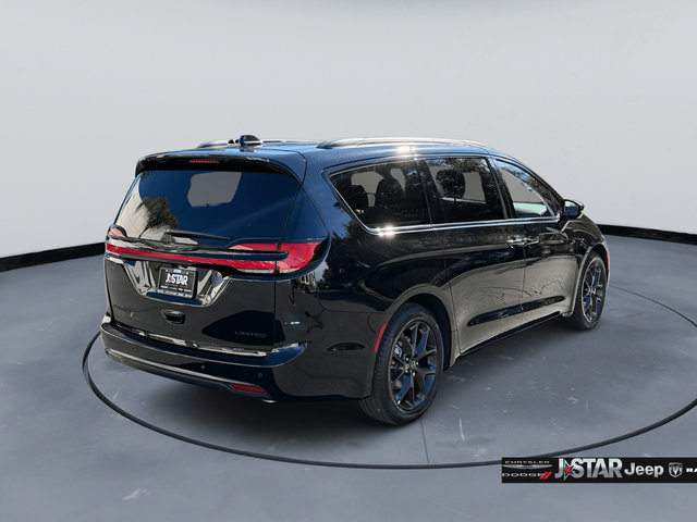 New 2026 Chrysler Pacifica Limited w/ Uconnect Theater Family Group FWD image 5