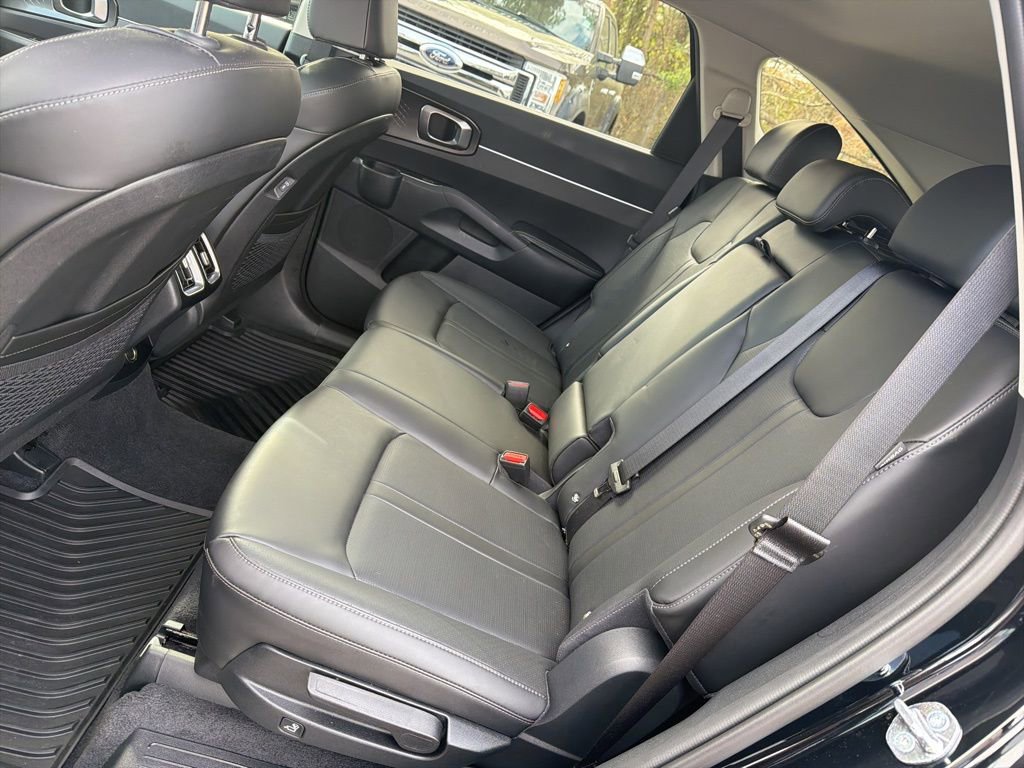 Certified 2025 Kia Sorento S w/ Panoramic Sunroof Package FWD image 26