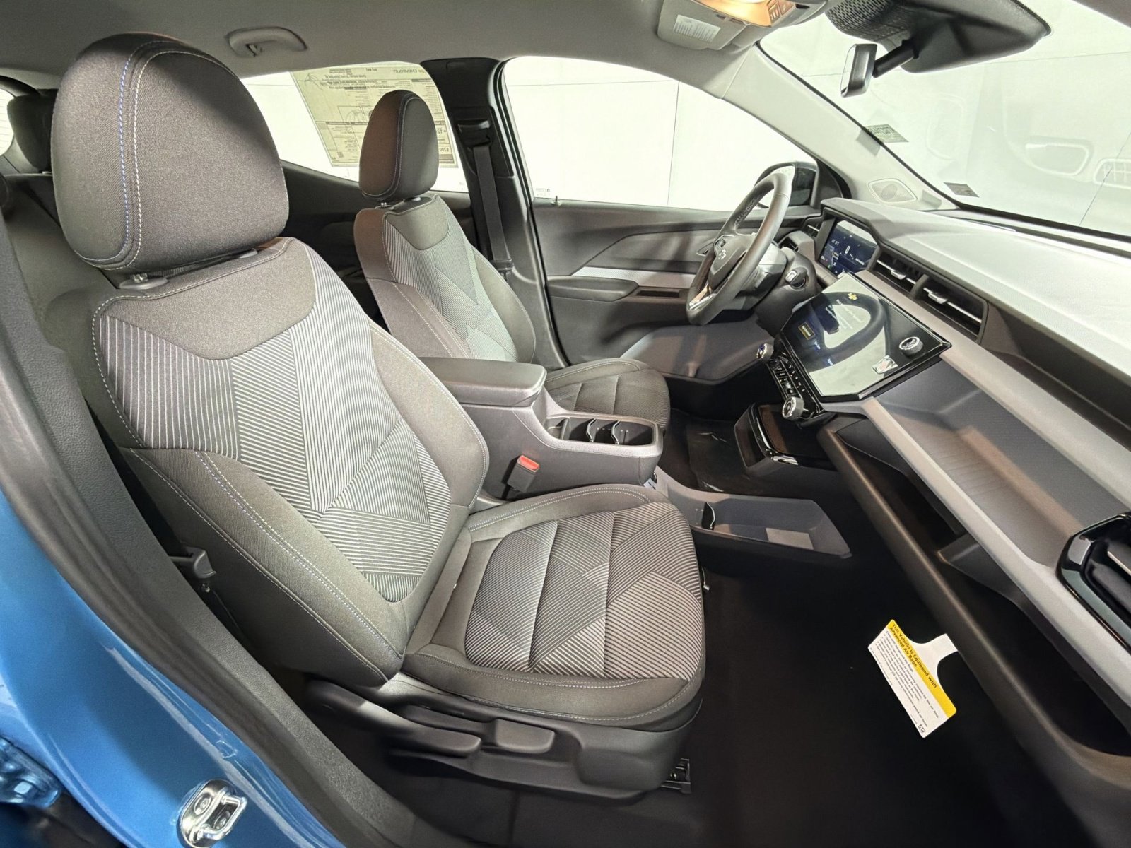 New 2027 Chevrolet Bolt LT w/ Comfort Package FWD image 26