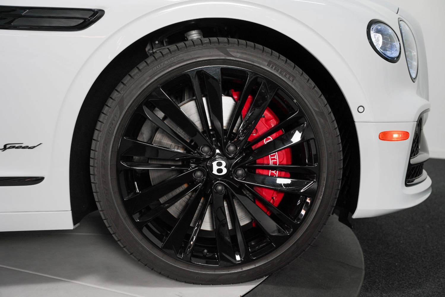 Used 2024 Bentley Flying Spur W12 image 25