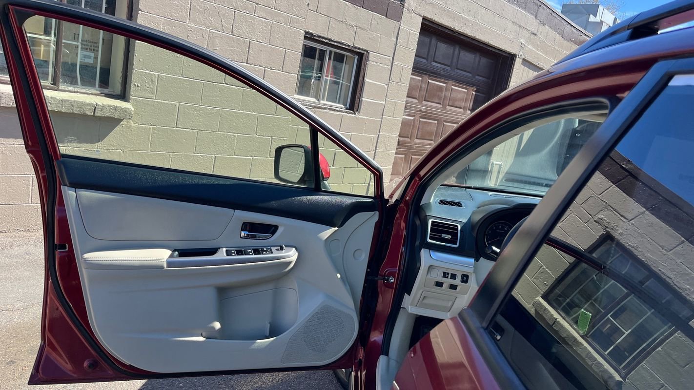 Used 2015 Subaru Crosstrek 2.0i Premium w/ Moonroof Package image 10