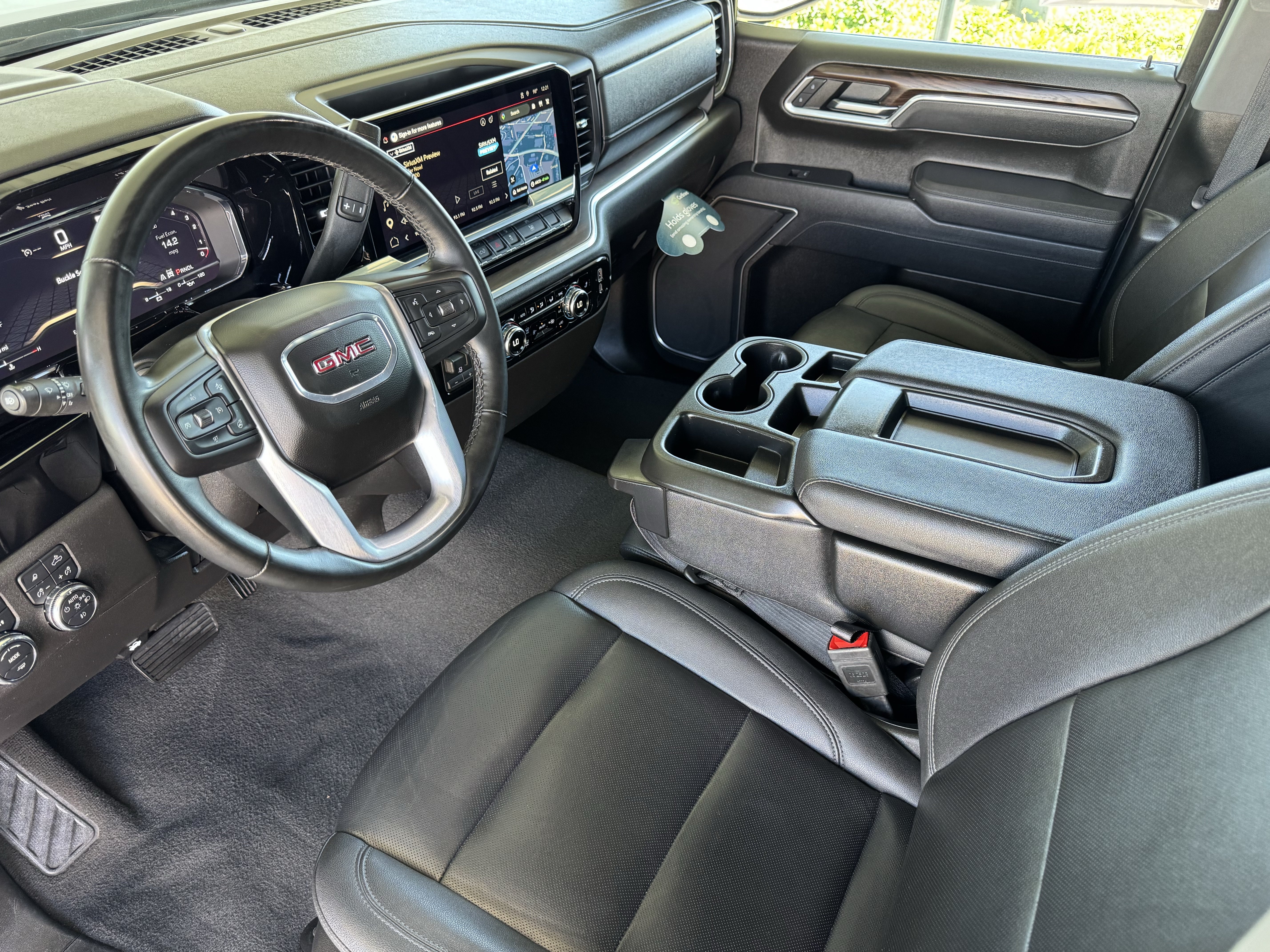 Certified 2025 GMC Sierra 1500 SLT AWD/4WD image 9