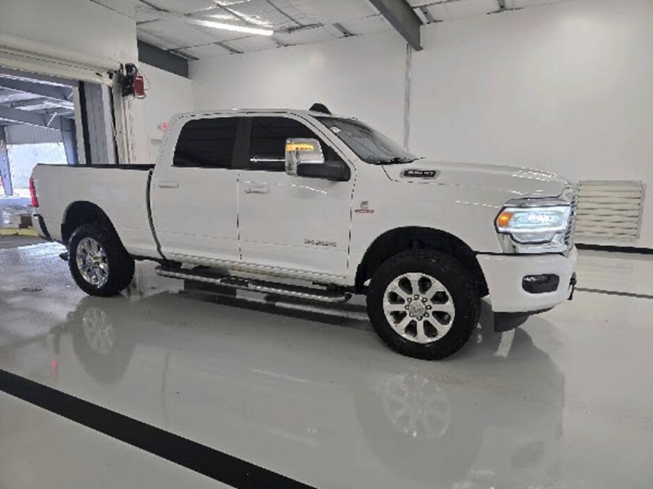 Used 2023 RAM 2500 Laramie AWD/4WD image 3