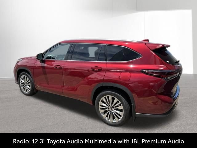 Used 2026 Toyota Highlander Platinum AWD/4WD image 8