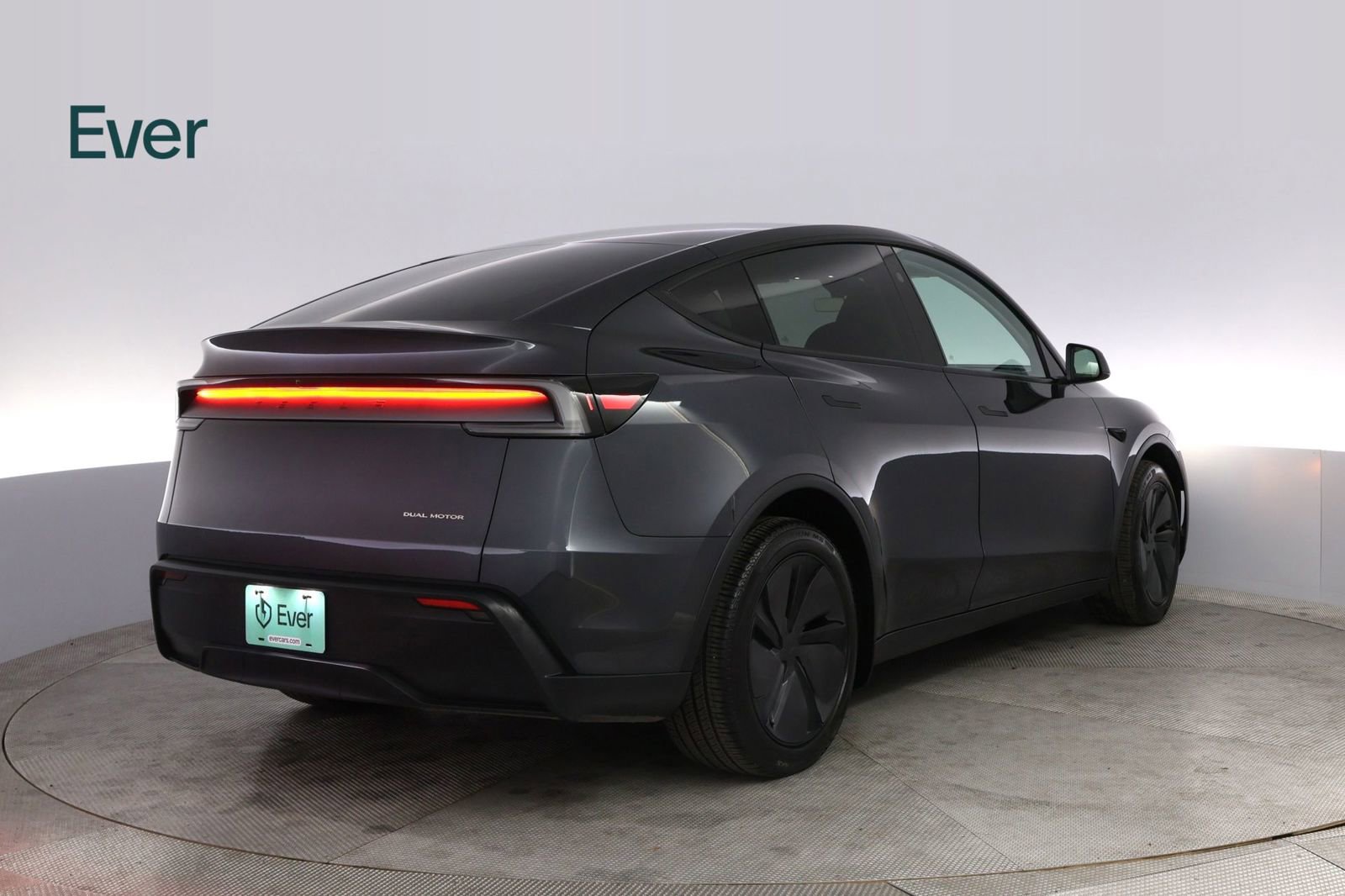 Used 2026 Tesla Model Y Long Range AWD/4WD image 3