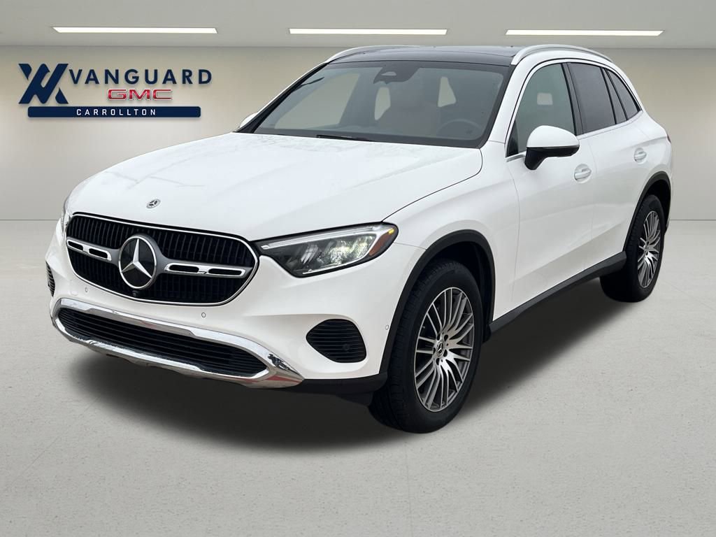 Used 2024 Mercedes-Benz GLC 300 4MATIC image 1