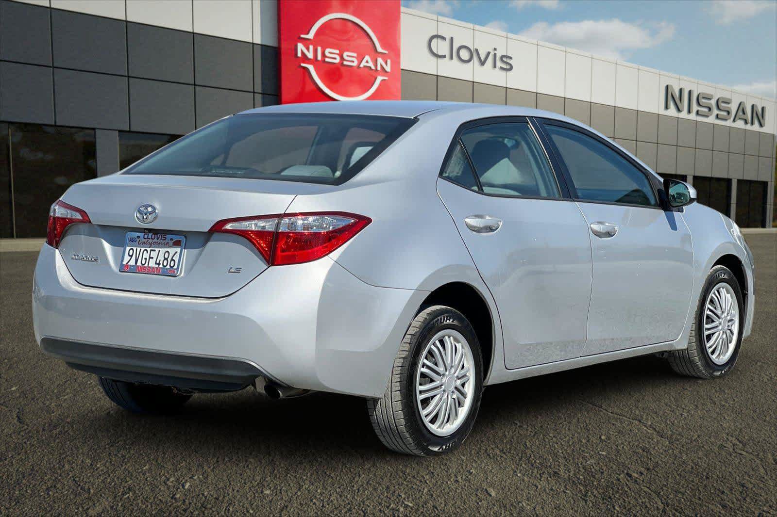 Used 2016 Toyota Corolla LE FWD image 3