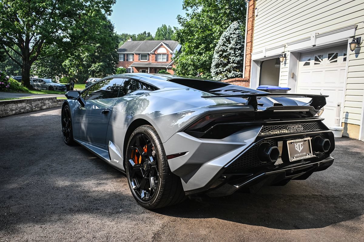 Used 2024 Lamborghini Huracan Tecnica RWD image 9