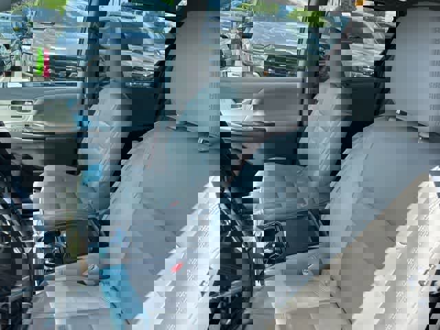 Used 2017 Toyota Sienna XLE FWD image 3