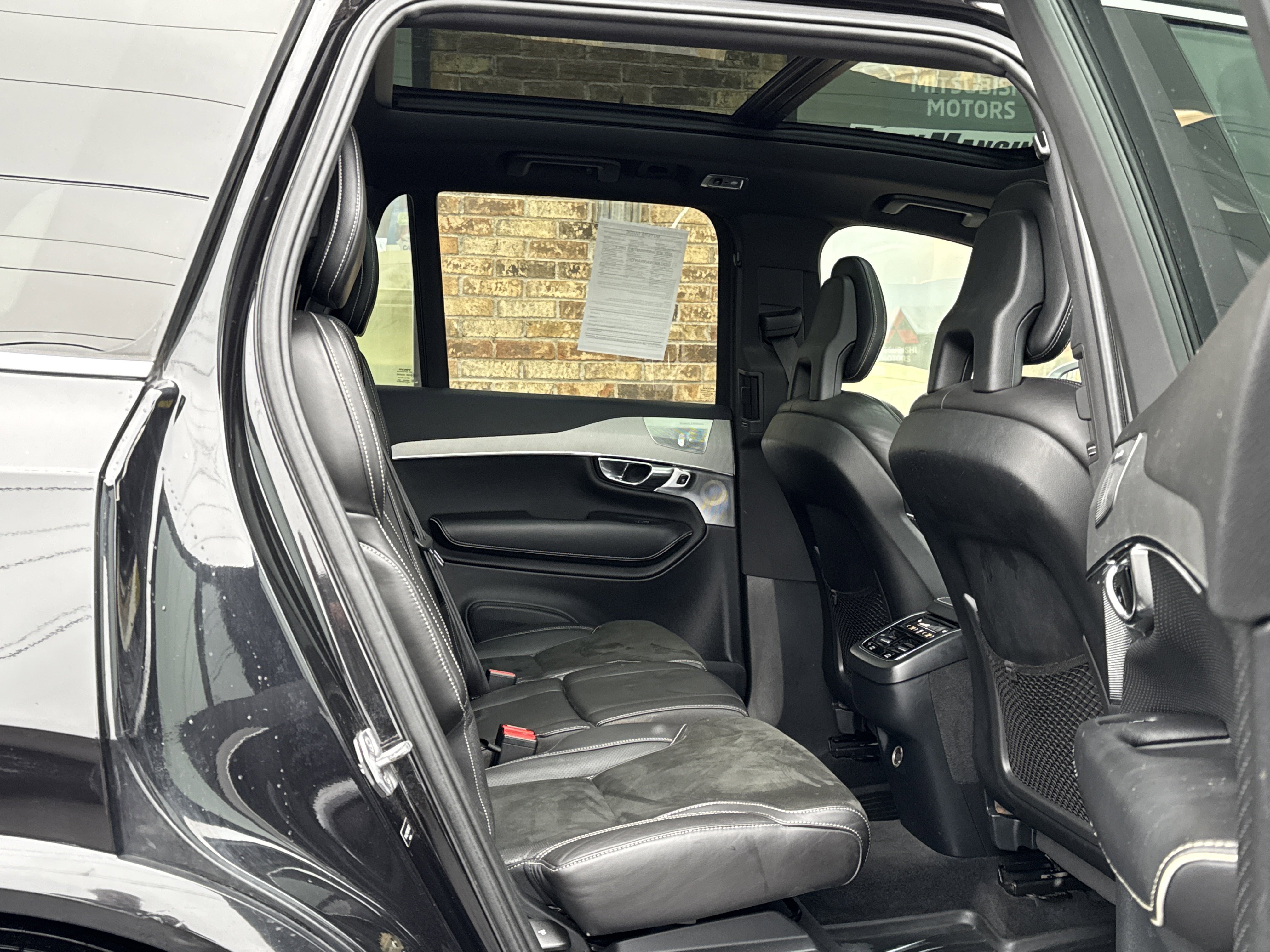 Used 2016 Volvo XC90 T6 R-Design w/ Vision Package image 14