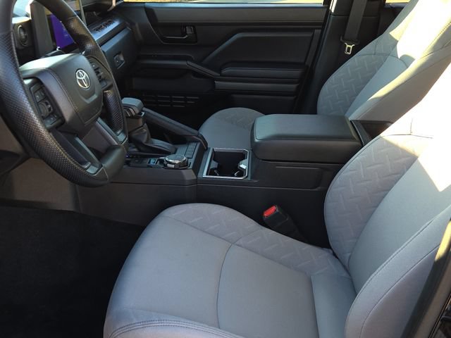 Used 2025 Toyota Tacoma SR5 AWD/4WD image 19
