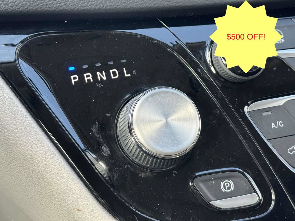 Used 2022 Chrysler Voyager LX FWD image 17