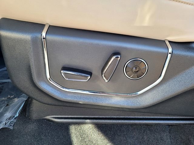 Certified 2024 Ford Expedition Platinum image 11