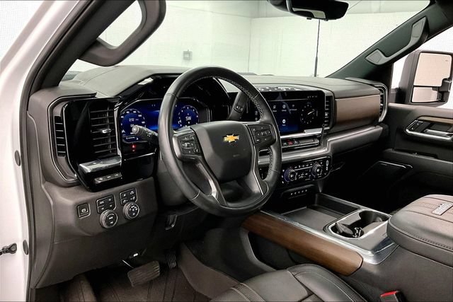 Used 2024 Chevrolet Silverado 3500 High Country w/ High Country Premium Package AWD/4WD image 17