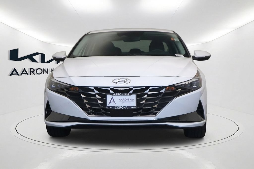 Used 2021 Hyundai Elantra Limited FWD image 2