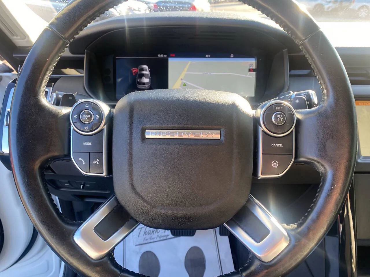 Used 2018 Land Rover Discovery SE image 11