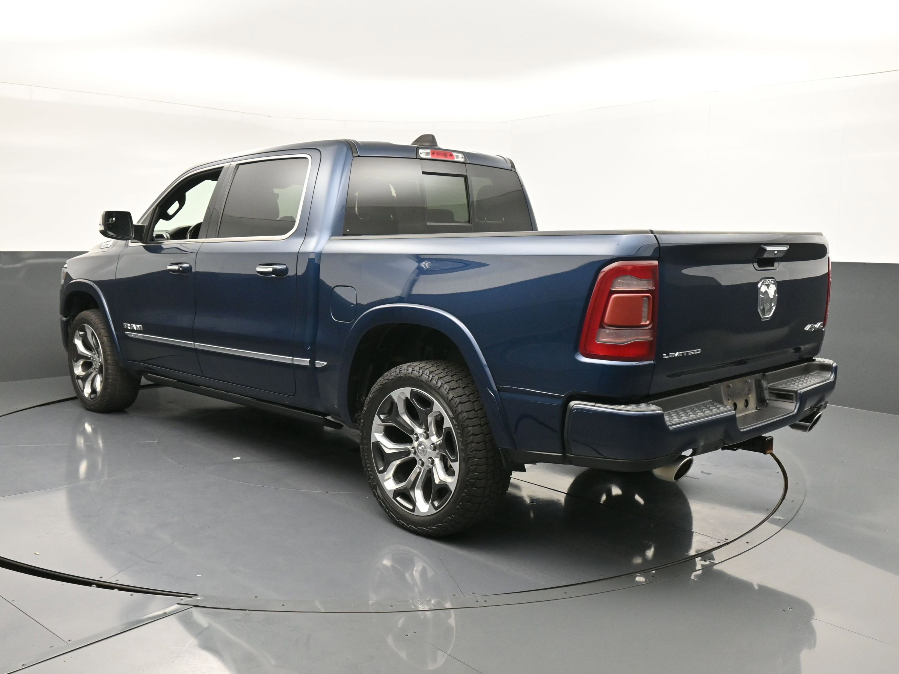Used 2022 RAM 1500 Limited w/ Body Color Bumper Group image 6