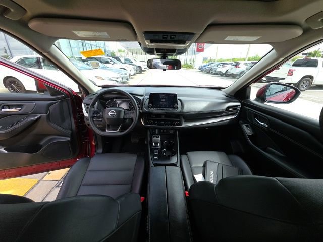Used 2025 Nissan Rogue SV w/ SV Premium Package image 26