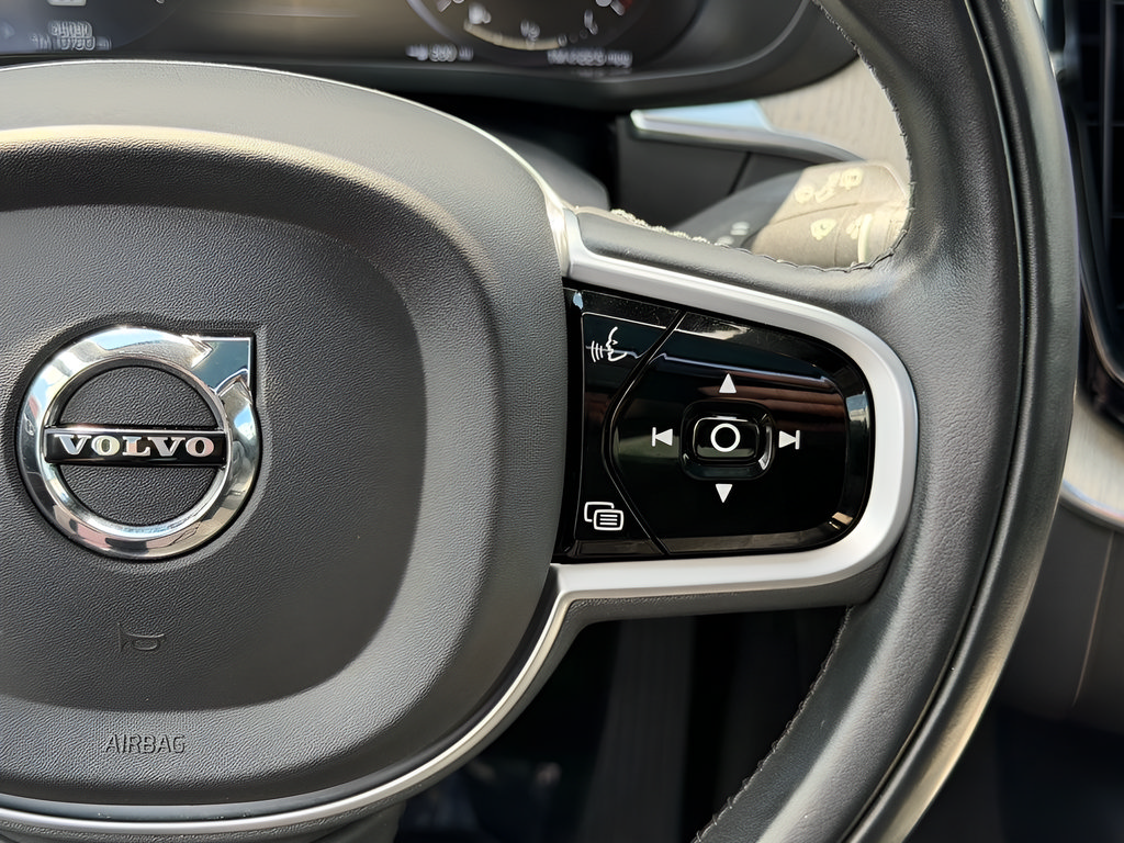 Used 2021 Volvo XC60 T5 Inscription AWD/4WD image 17