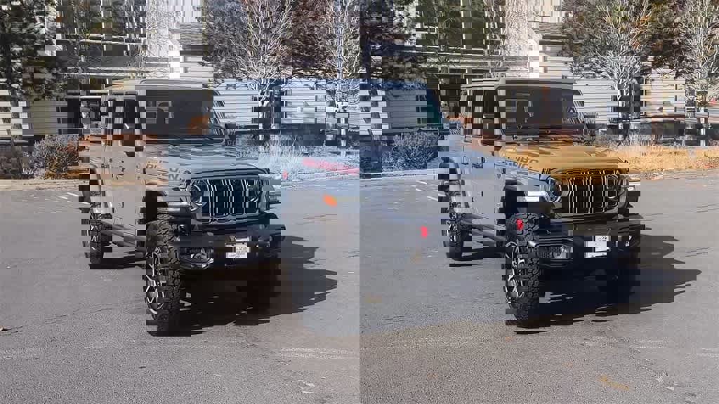 Used 2025 Jeep Gladiator Rubicon w/ Convenience Group image 3