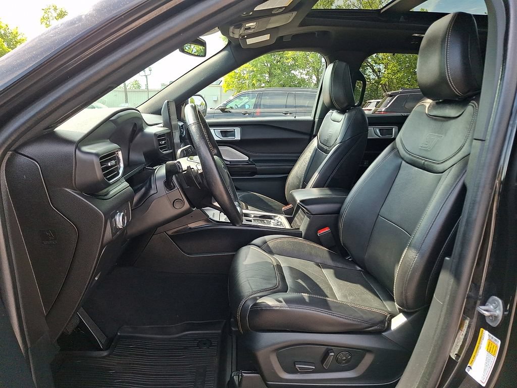 Used 2022 Ford Explorer ST w/ Equipment Group 401A AWD/4WD image 16