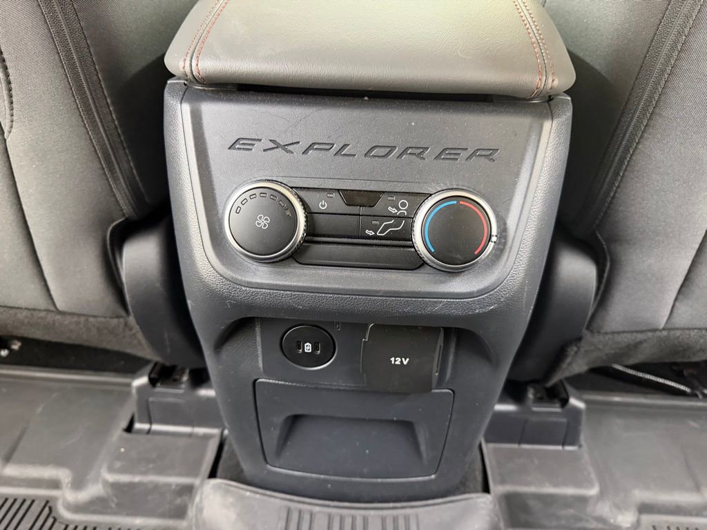 Used 2025 Ford Explorer Active image 18