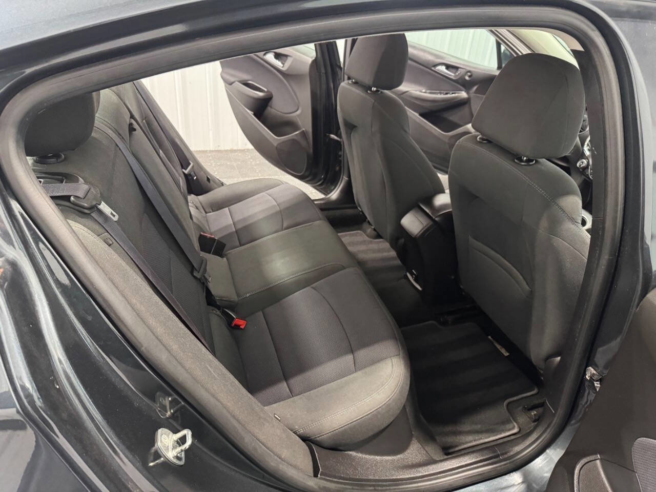 Used 2017 Chevrolet Cruze LT w/ Convenience Package FWD image 24