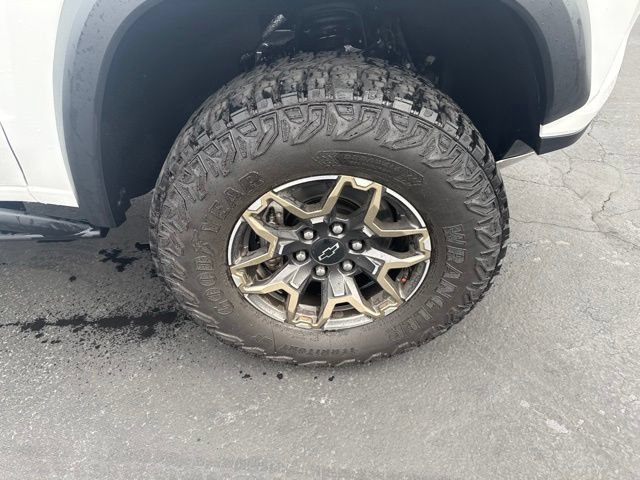 Used 2024 Chevrolet Colorado ZR2 w/ ZR2 Convenience Package III AWD/4WD image 9