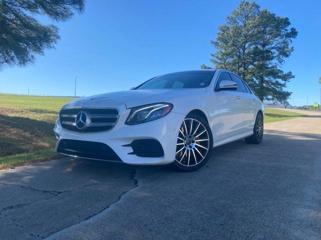 Used 2017 Mercedes-Benz E 300 4MATIC image 2