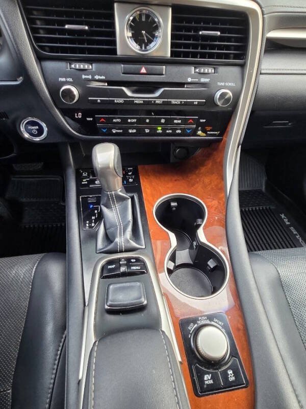 Used 2018 Lexus RX 450hL Premium w/ Premium Package AWD/4WD image 22