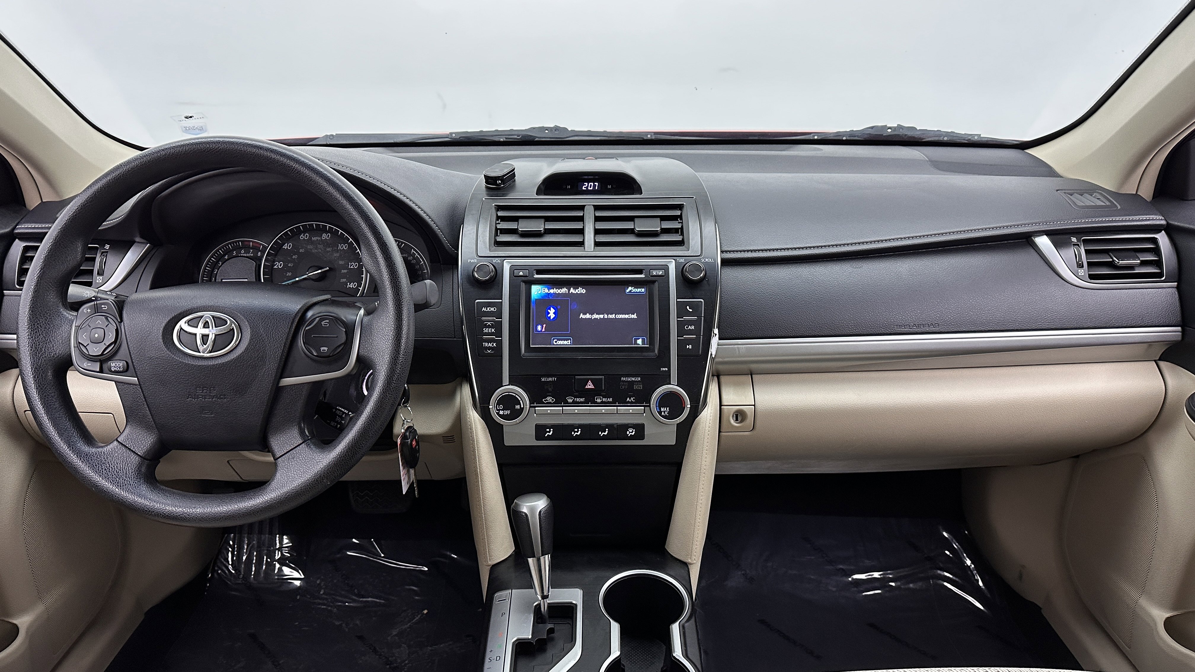 Used 2013 Toyota Camry LE image 25