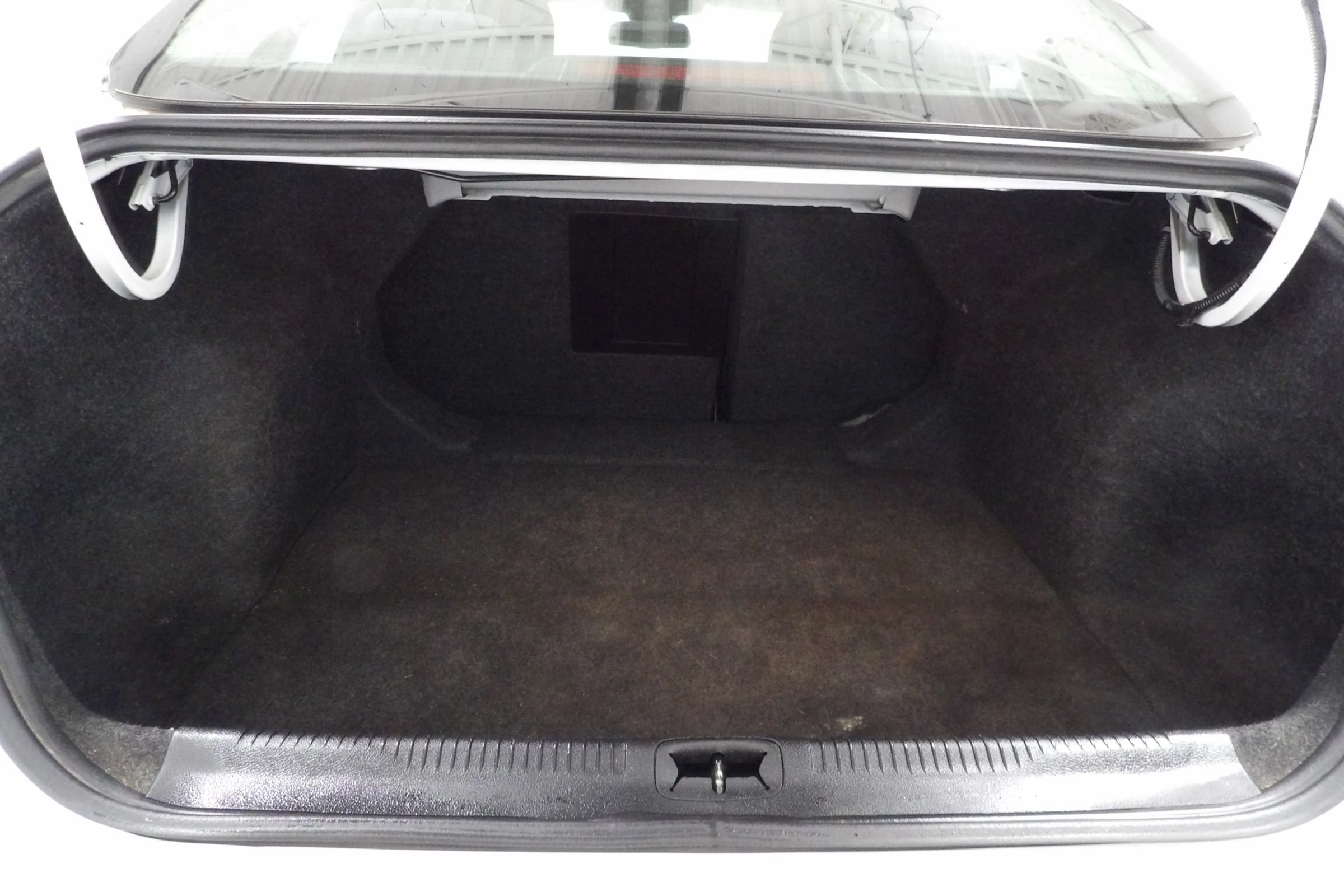 Used 2016 Chrysler 200 Limited w/ Convenience Group FWD image 6