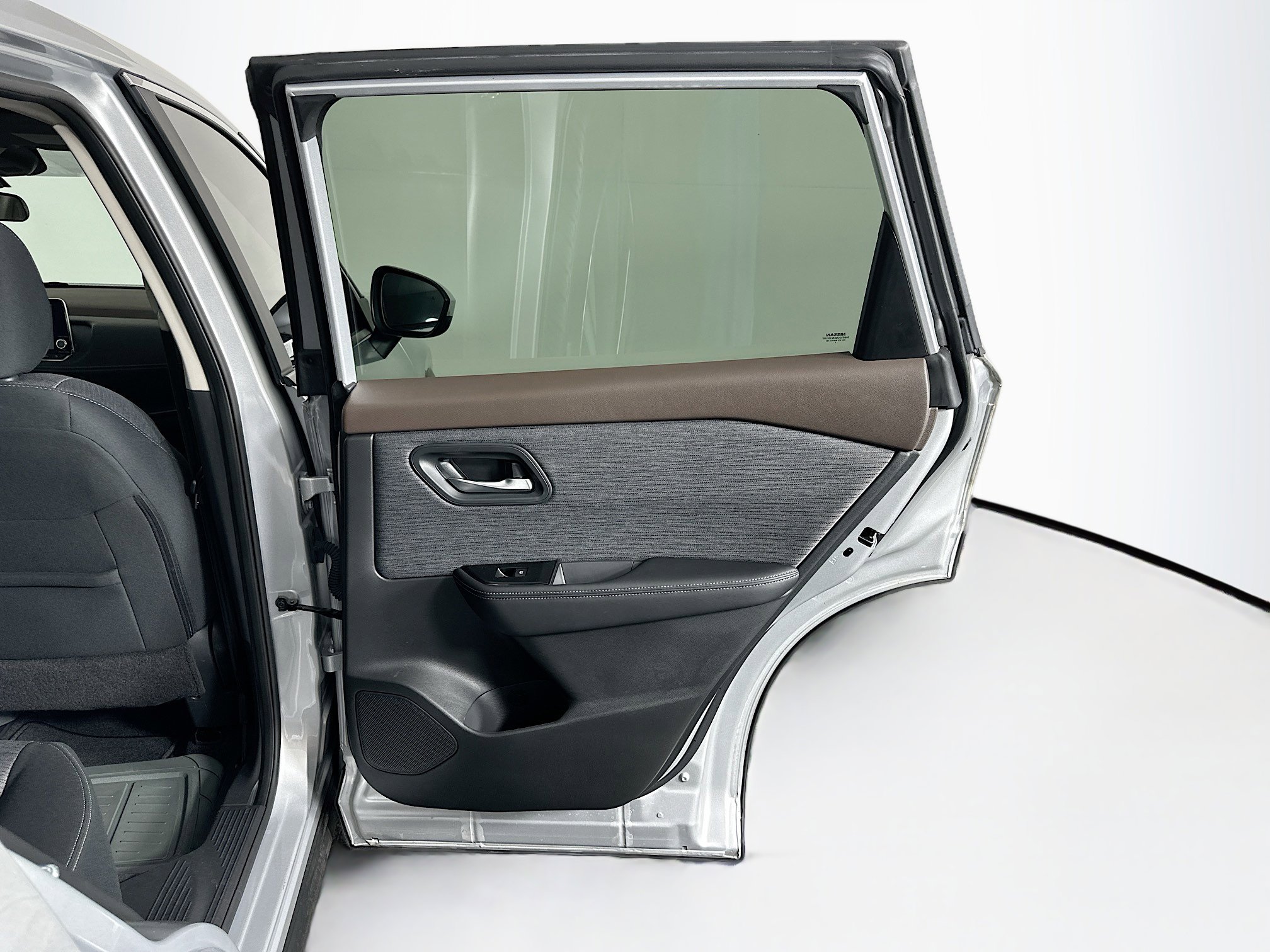 Used 2023 Nissan Rogue SV FWD image 29