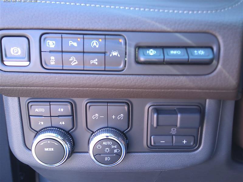 Used 2024 GMC Yukon XL Denali w/ Advanced Technology Package AWD/4WD image 22