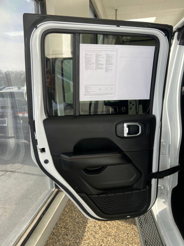 Used 2021 Jeep Gladiator Overland image 15