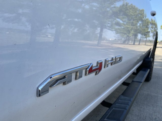 Used 2024 GMC Sierra 2500 AT4 w/ AT4 Preferred Package image 6