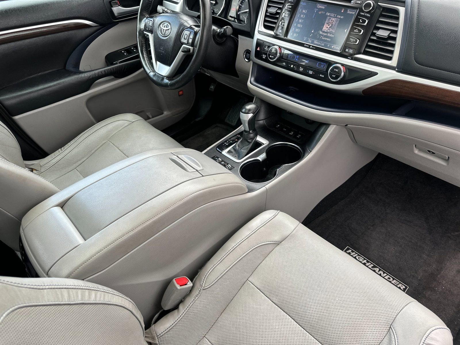 Used 2015 Toyota Highlander Limited Platinum AWD/4WD image 20