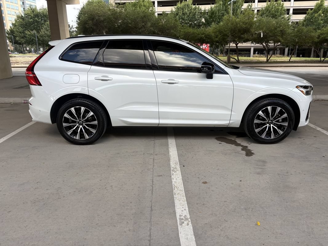 Used 2024 Volvo XC60 B5 Plus AWD/4WD image 5
