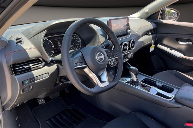 New 2025 Nissan Sentra SR w/ Midnight Edition image 7